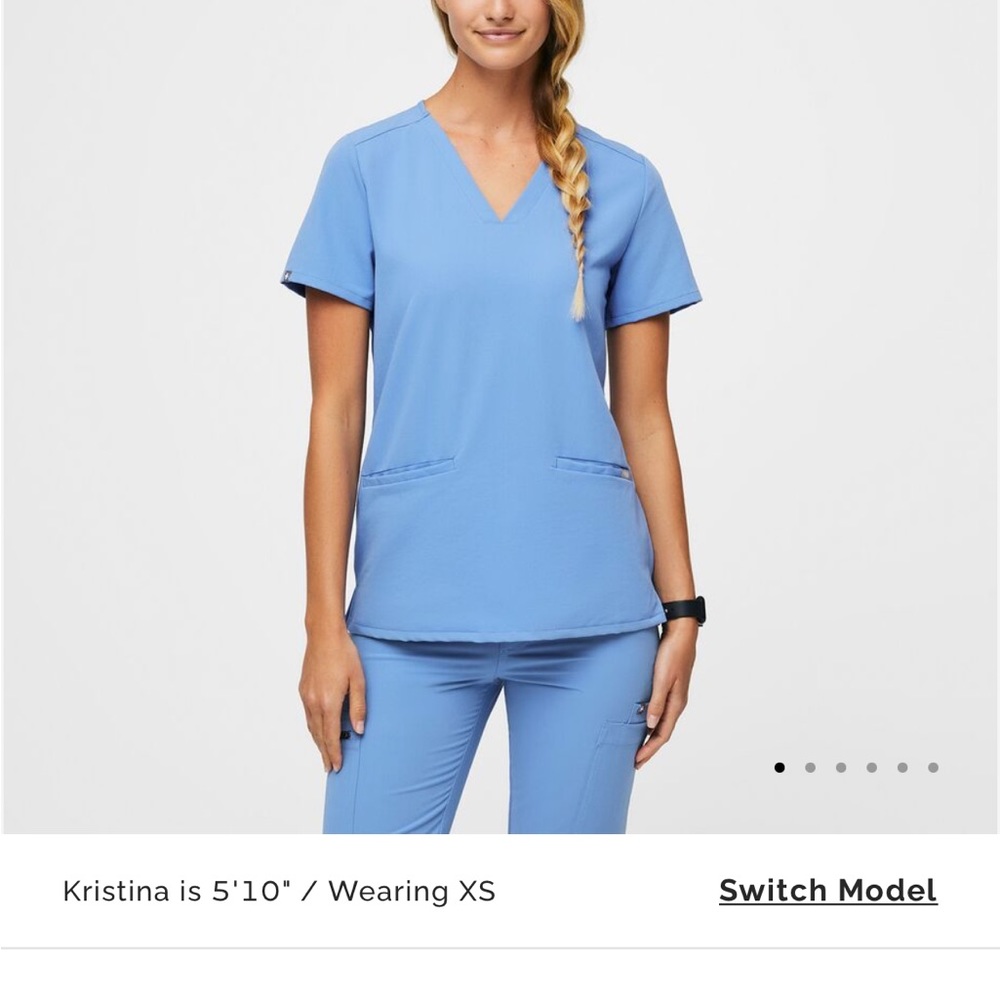 Figs 3 pocket scrub top
